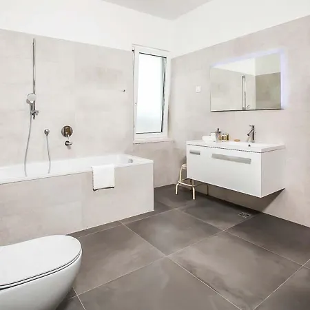 Дом отдыха Extensive Light-filled Modern Living Areas