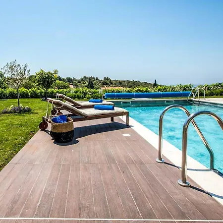 Extensive Light-filled Modern Living Areas * St. Paul's Bay