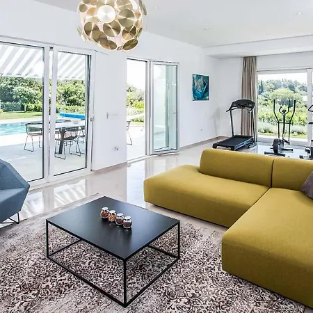 Casa de Férias Extensive Light-filled Modern Living Areas *